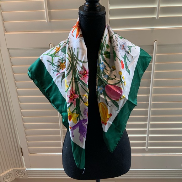 Vintage Authentic Gucci Silk Floral No